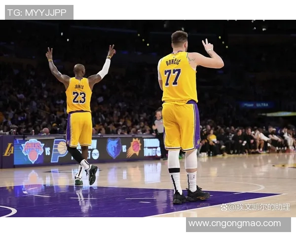 湖人队完成地震级交易,签下顶级球星揭开新篇章